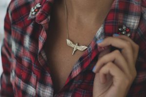 Comment choisir la largeur d’un collier sur mesure ?